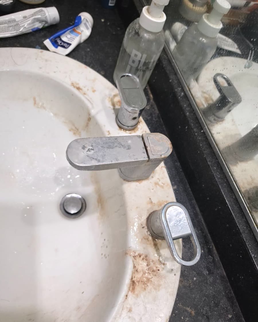 Bathroom sink before cleaning